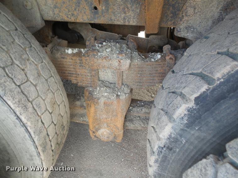 image for item DA1707 1991 Ford LT8000 flat winch truck