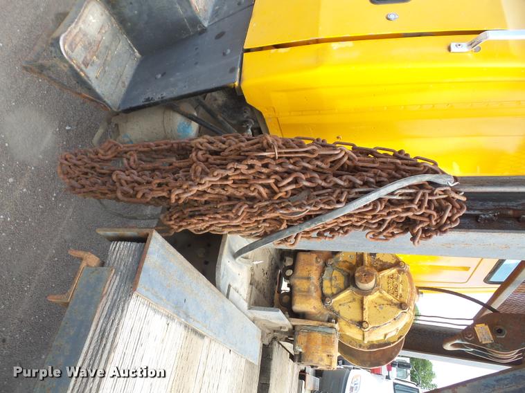 image for item DA1707 1991 Ford LT8000 flat winch truck