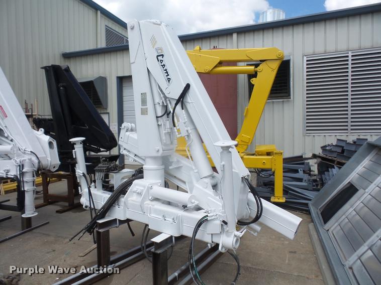 image for item DA1723 1994 National N105 knuckle boom crane