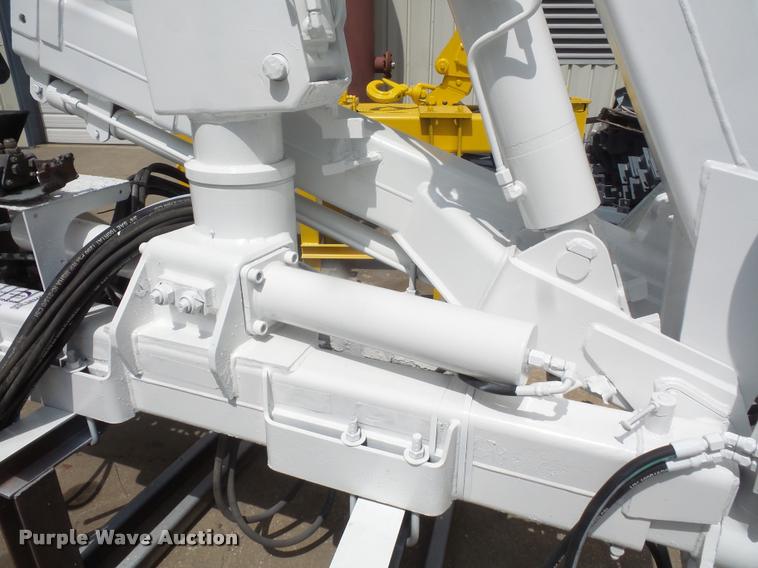 image for item DA1723 1994 National N105 knuckle boom crane