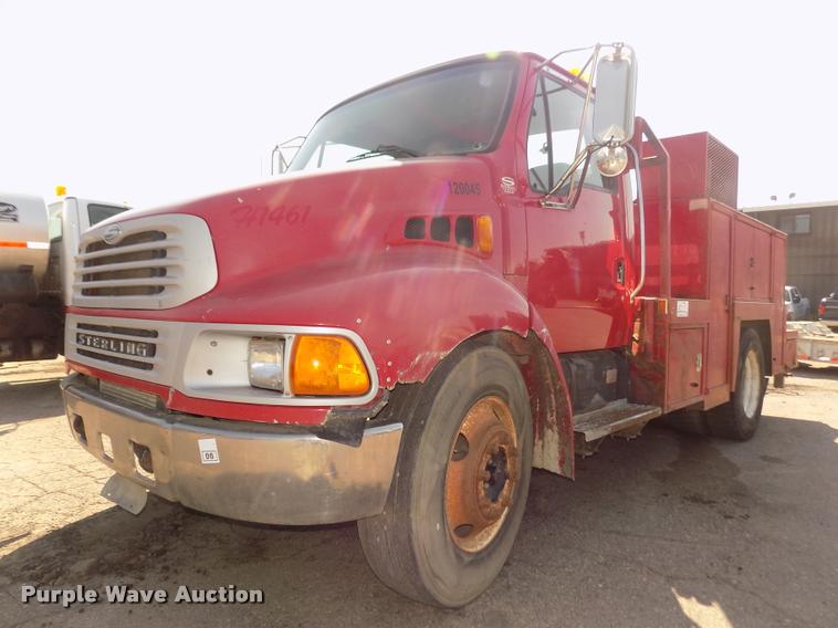 image for item DA3050 2001 Sterling M5500 Acterra service truck with crane