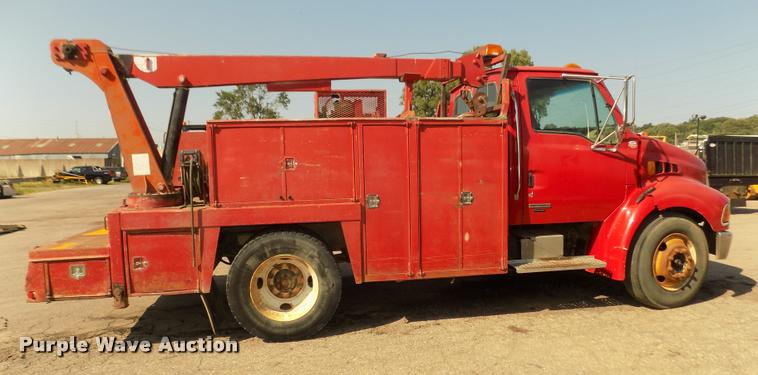 image for item DA3050 2001 Sterling M5500 Acterra service truck with crane
