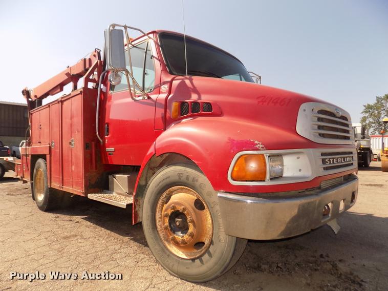 image for item DA3050 2001 Sterling M5500 Acterra service truck with crane