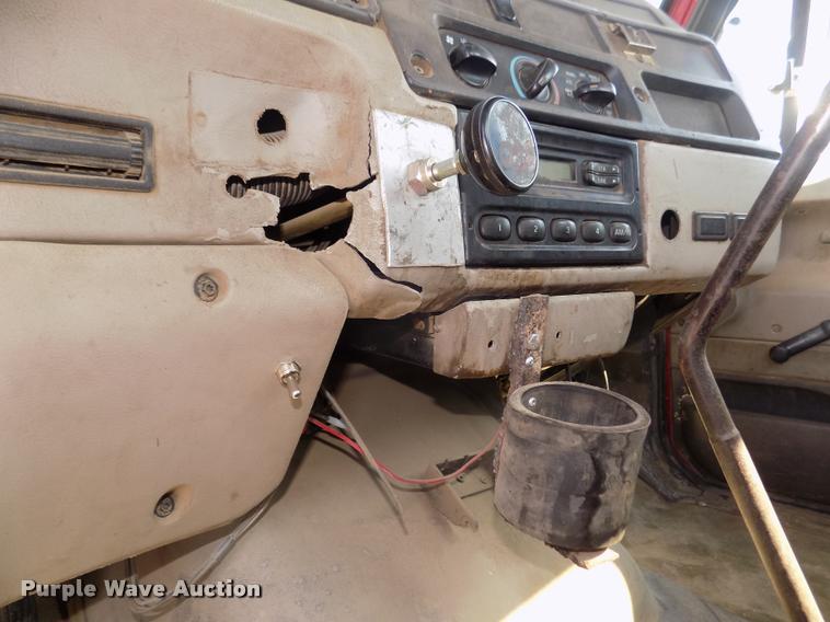 image for item DA3050 2001 Sterling M5500 Acterra service truck with crane