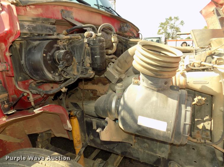 image for item DA3050 2001 Sterling M5500 Acterra service truck with crane