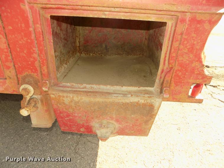 image for item DA3050 2001 Sterling M5500 Acterra service truck with crane