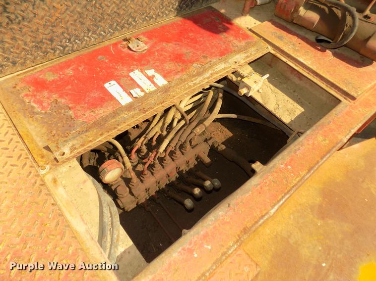 image for item DA3050 2001 Sterling M5500 Acterra service truck with crane