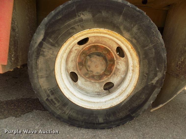 image for item DA3050 2001 Sterling M5500 Acterra service truck with crane