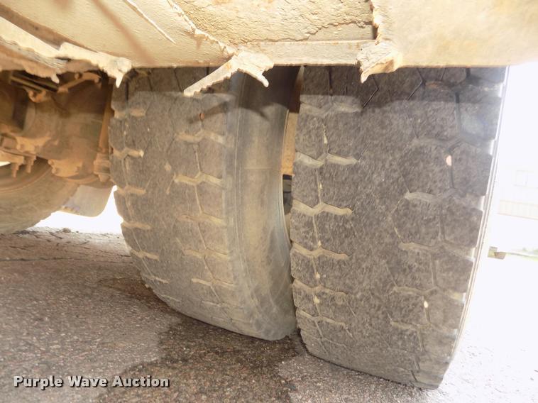 image for item DA3050 2001 Sterling M5500 Acterra service truck with crane