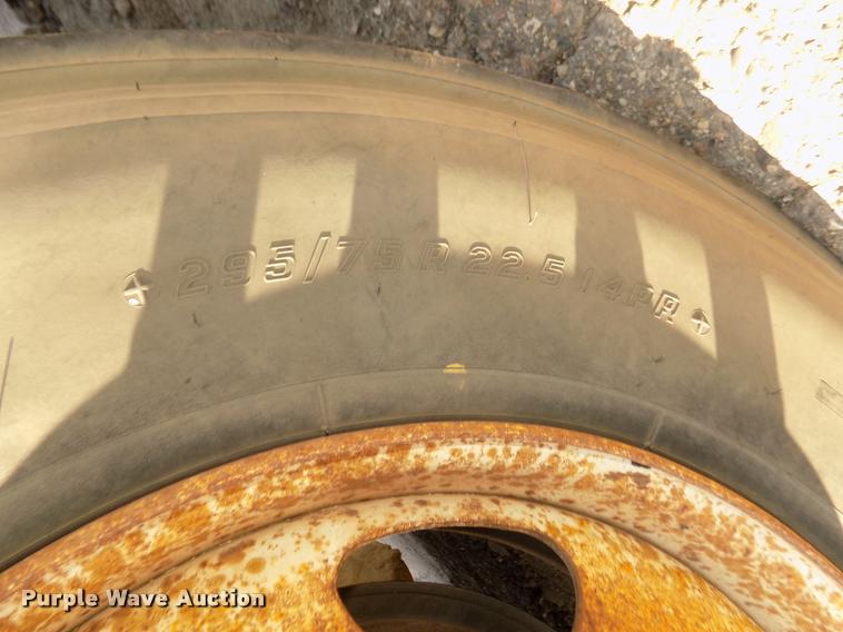 image for item DA3050 2001 Sterling M5500 Acterra service truck with crane