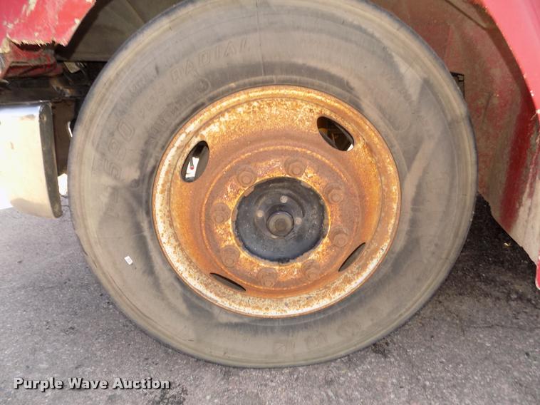 image for item DA3050 2001 Sterling M5500 Acterra service truck with crane