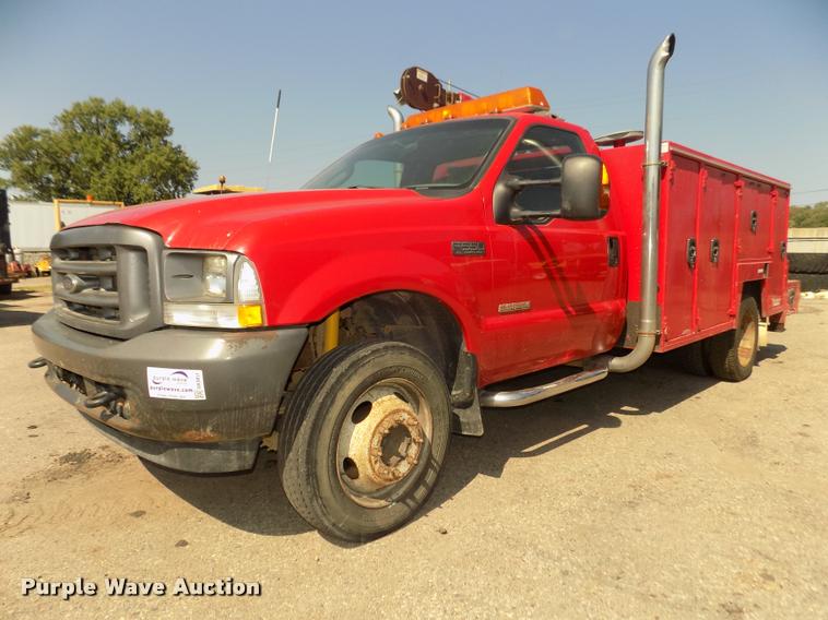 image for item DA3051 2004 Ford F550 Super Duty service truck with crane