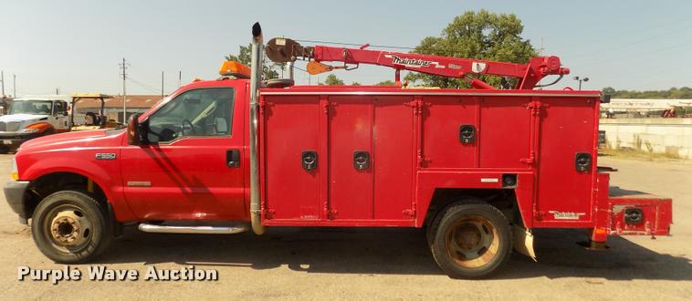 image for item DA3051 2004 Ford F550 Super Duty service truck with crane