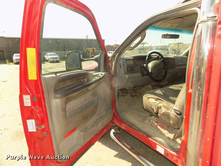 image for item DA3051 2004 Ford F550 Super Duty service truck with crane