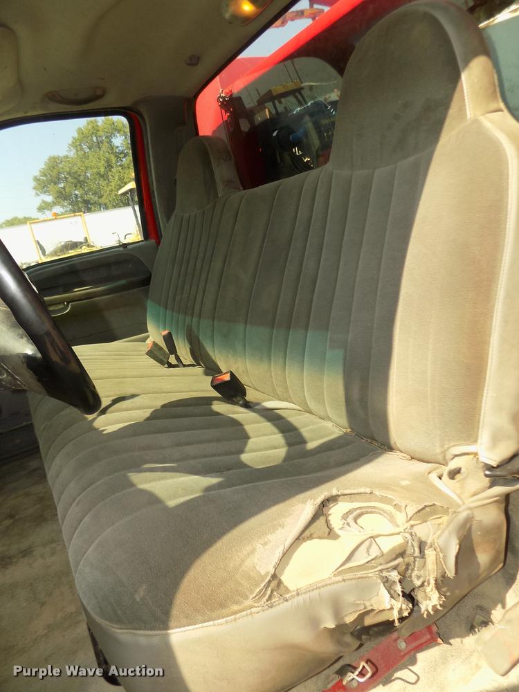 image for item DA3051 2004 Ford F550 Super Duty service truck with crane