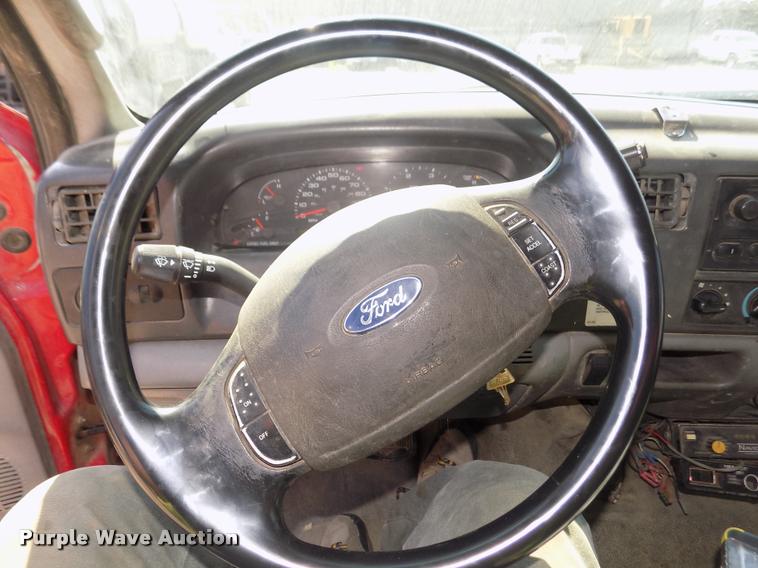 image for item DA3051 2004 Ford F550 Super Duty service truck with crane