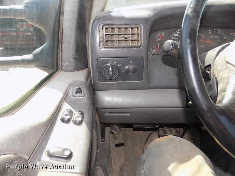 image for item DA3051 2004 Ford F550 Super Duty service truck with crane