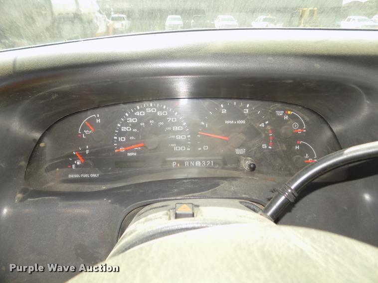 image for item DA3051 2004 Ford F550 Super Duty service truck with crane