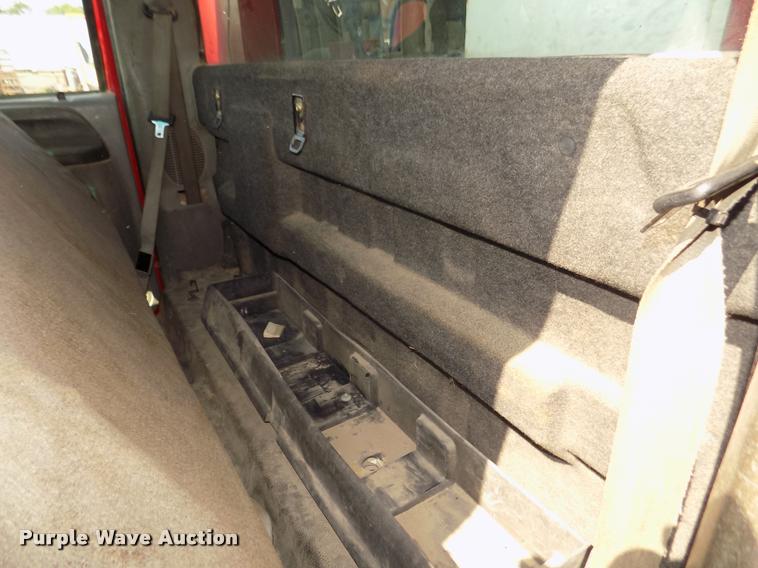 image for item DA3051 2004 Ford F550 Super Duty service truck with crane