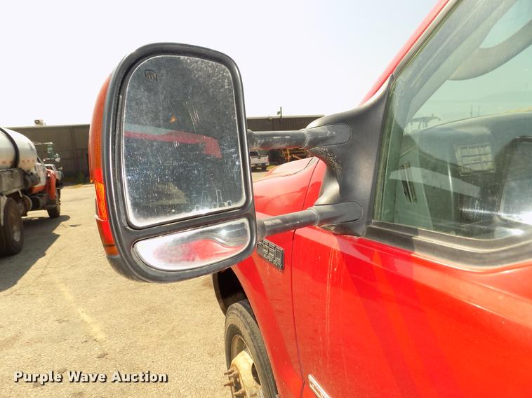 image for item DA3051 2004 Ford F550 Super Duty service truck with crane