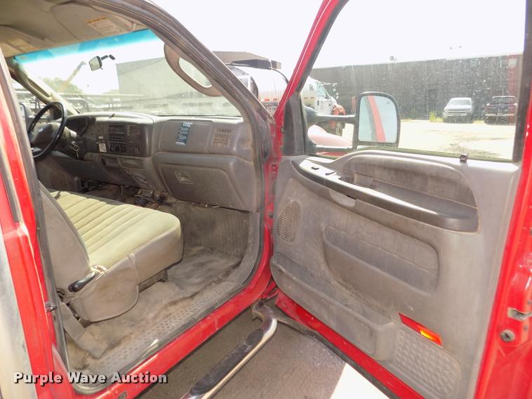 image for item DA3051 2004 Ford F550 Super Duty service truck with crane