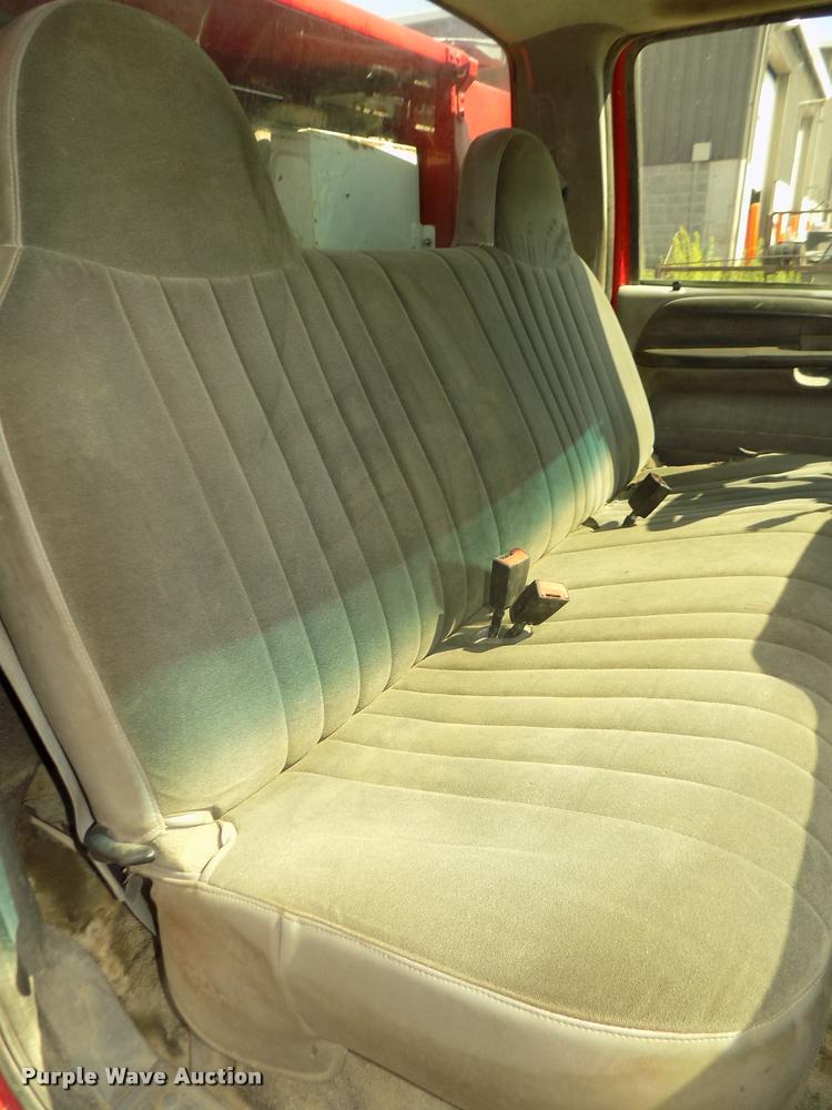 image for item DA3051 2004 Ford F550 Super Duty service truck with crane