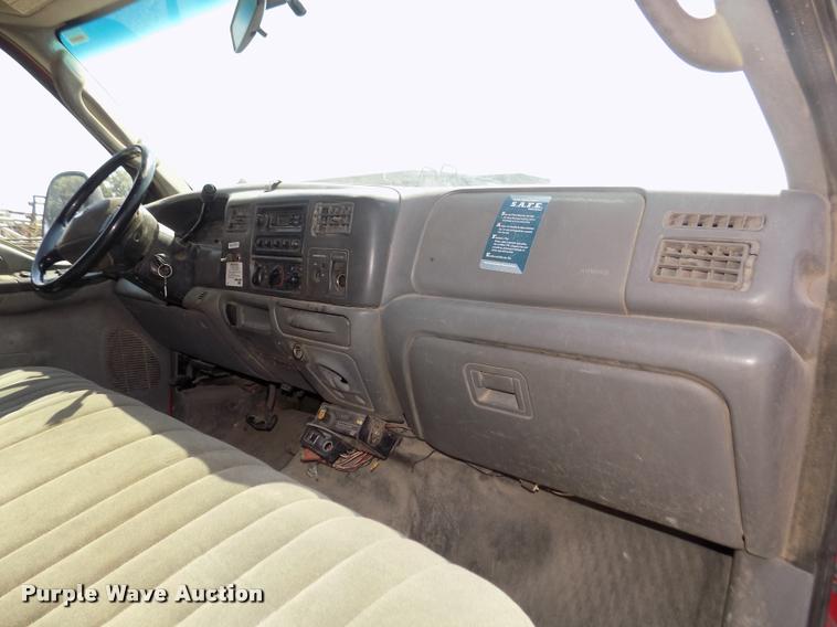 image for item DA3051 2004 Ford F550 Super Duty service truck with crane