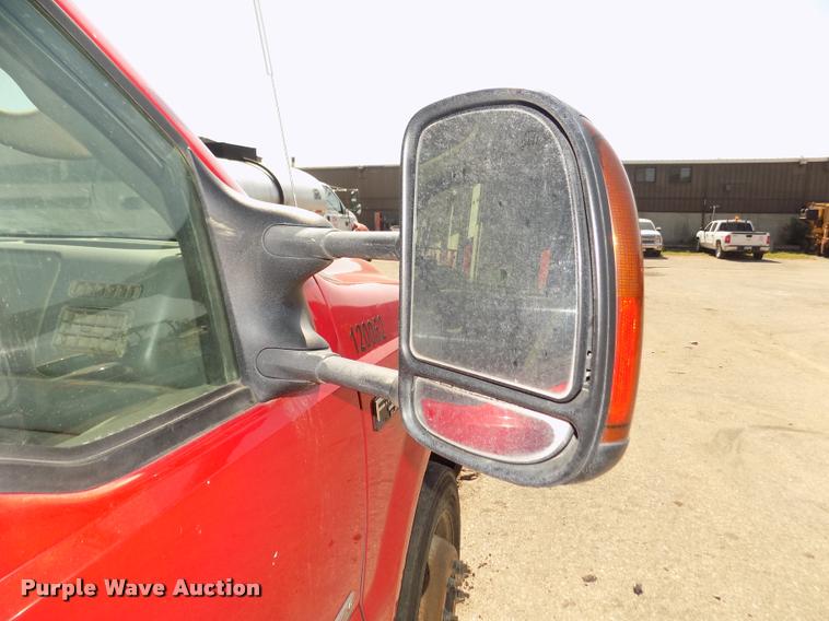 image for item DA3051 2004 Ford F550 Super Duty service truck with crane