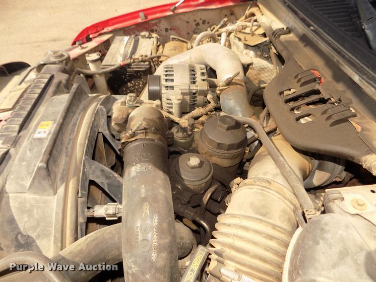 image for item DA3051 2004 Ford F550 Super Duty service truck with crane