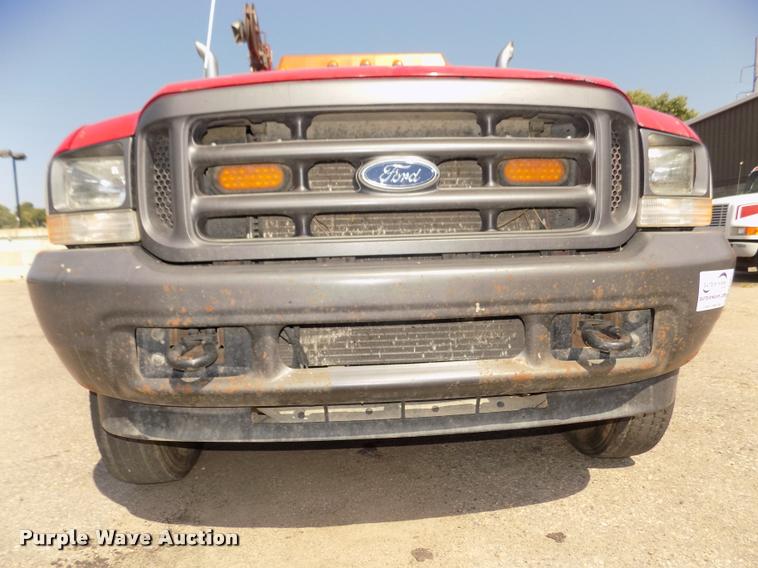 image for item DA3051 2004 Ford F550 Super Duty service truck with crane