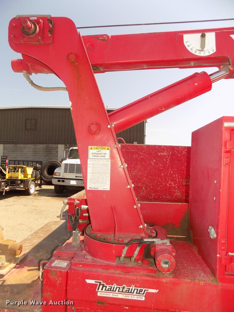 image for item DA3051 2004 Ford F550 Super Duty service truck with crane