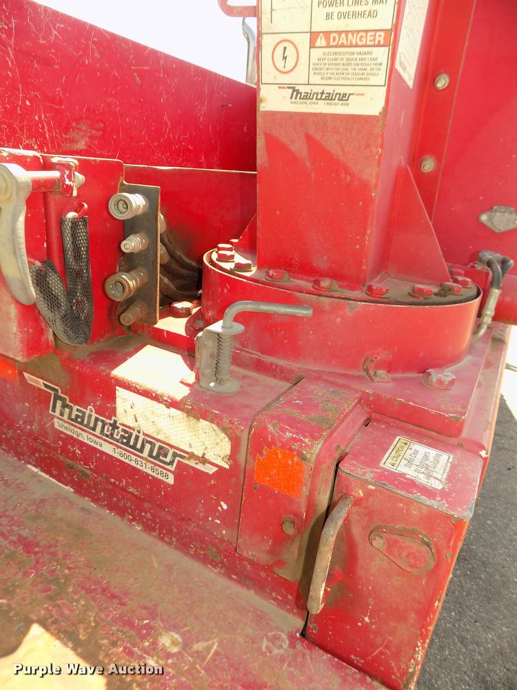 image for item DA3051 2004 Ford F550 Super Duty service truck with crane