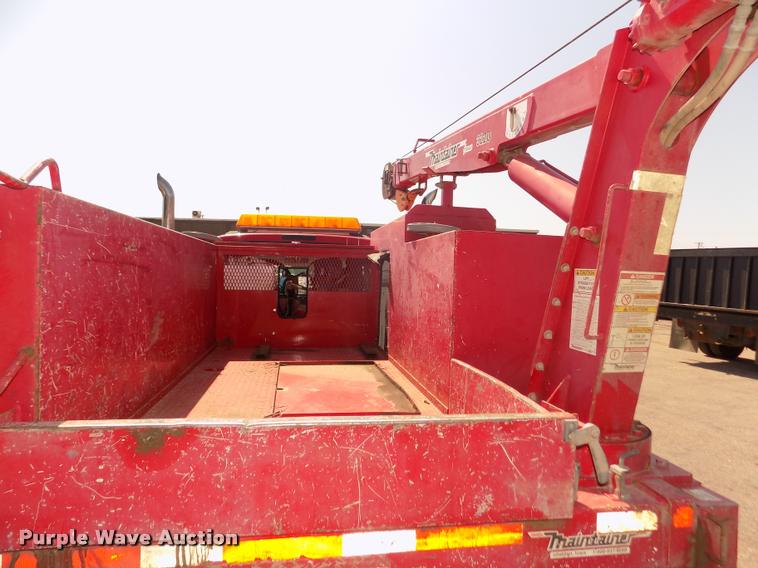 image for item DA3051 2004 Ford F550 Super Duty service truck with crane