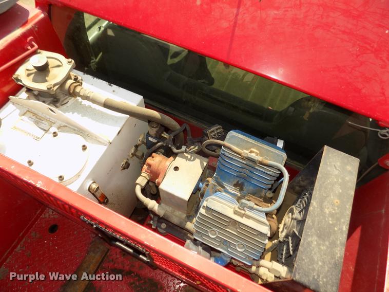 image for item DA3051 2004 Ford F550 Super Duty service truck with crane