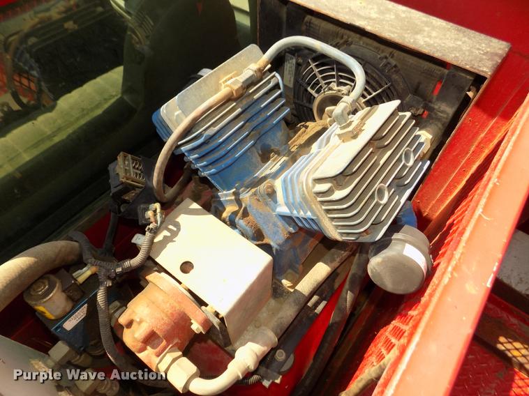 image for item DA3051 2004 Ford F550 Super Duty service truck with crane