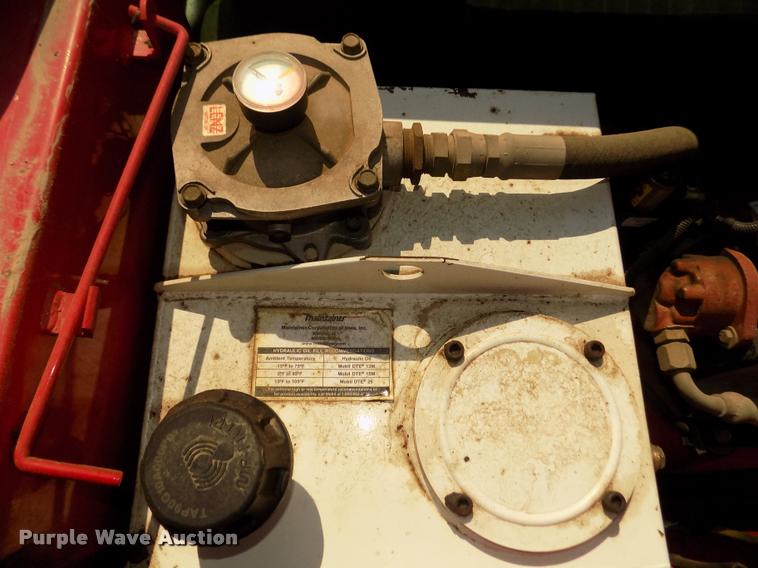 image for item DA3051 2004 Ford F550 Super Duty service truck with crane