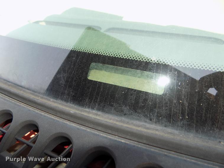 image for item DA3051 2004 Ford F550 Super Duty service truck with crane