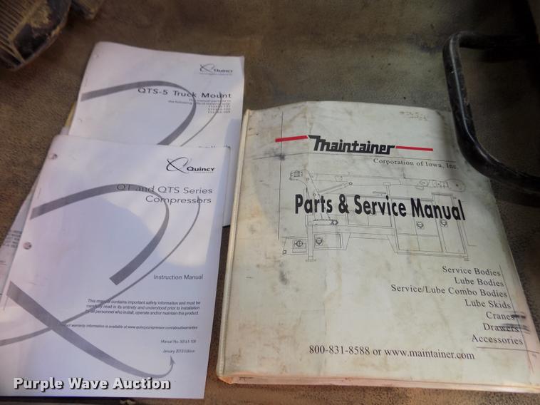 image for item DA3051 2004 Ford F550 Super Duty service truck with crane