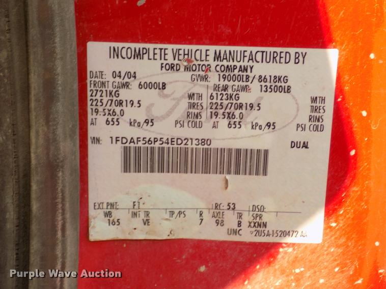 image for item DA3051 2004 Ford F550 Super Duty service truck with crane