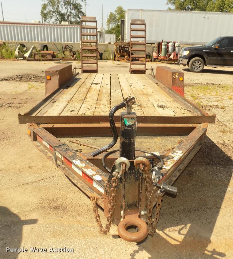 image for item DA3052 2004 Towmaster T12 equipment trailer