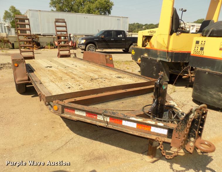 image for item DA3052 2004 Towmaster T12 equipment trailer