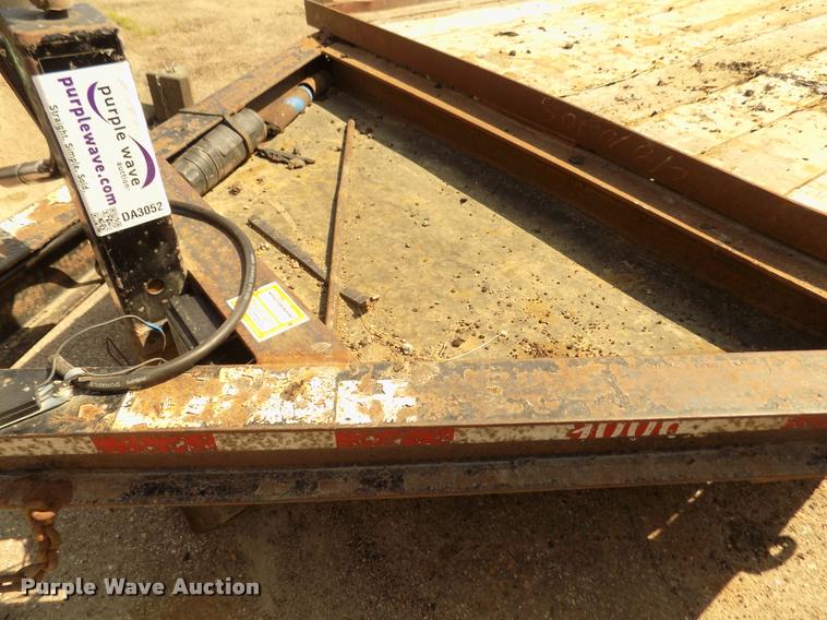 image for item DA3052 2004 Towmaster T12 equipment trailer