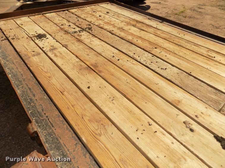 image for item DA3052 2004 Towmaster T12 equipment trailer