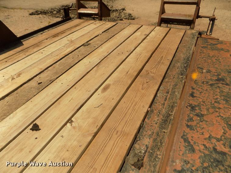 image for item DA3052 2004 Towmaster T12 equipment trailer