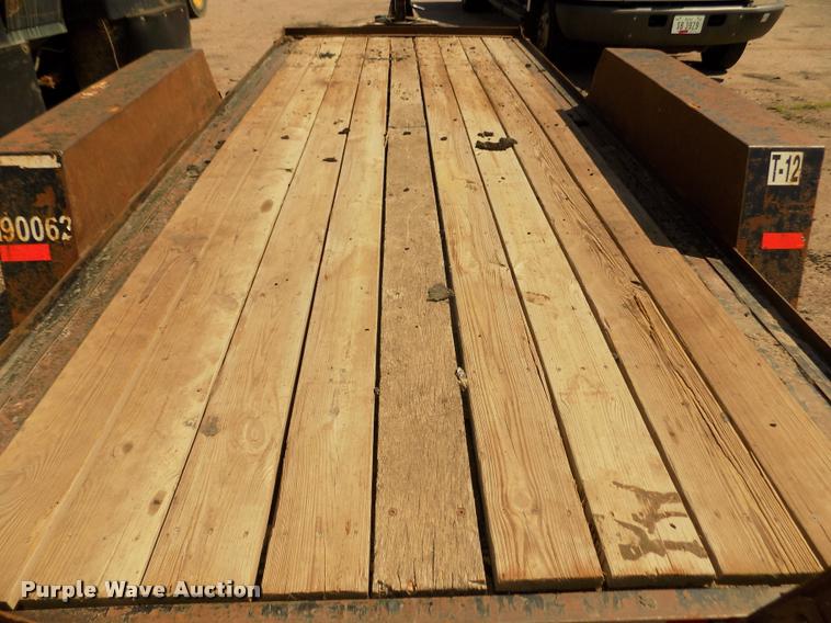 image for item DA3052 2004 Towmaster T12 equipment trailer