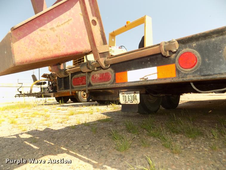 image for item DA3052 2004 Towmaster T12 equipment trailer