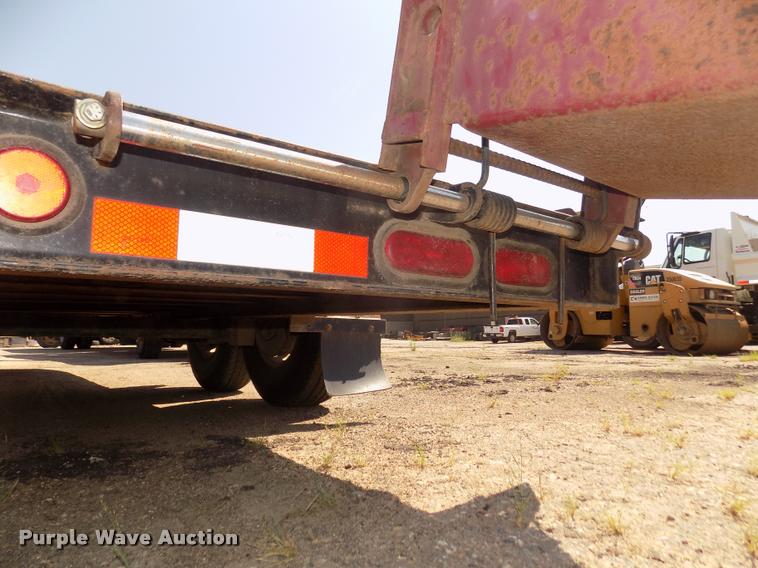 image for item DA3052 2004 Towmaster T12 equipment trailer