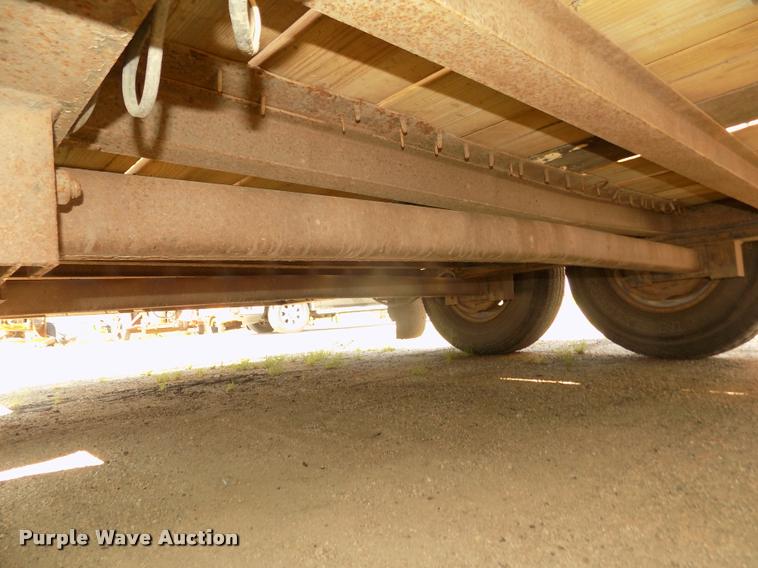 image for item DA3052 2004 Towmaster T12 equipment trailer