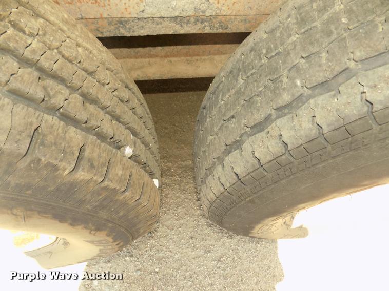 image for item DA3052 2004 Towmaster T12 equipment trailer