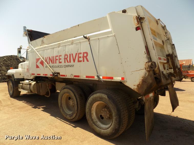 image for item DA3053 1991 Mack RD690S dump truck